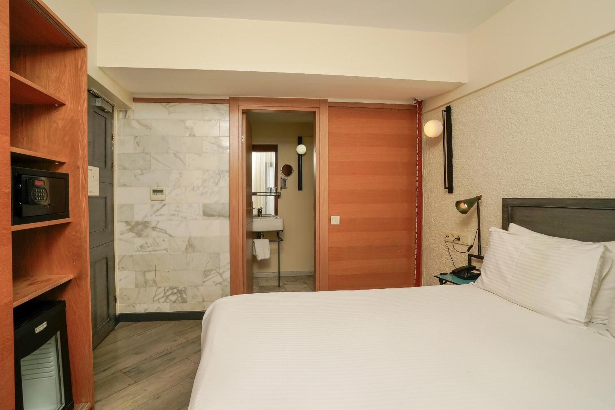 Faros Taksim-special Category מלון 4*